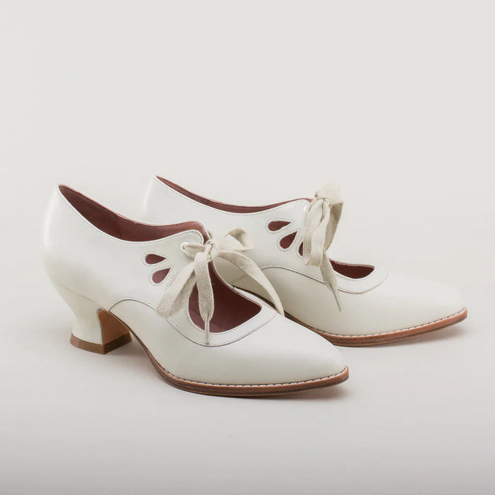 Moderne Damenschuhe: Hochhackige Pumps mit Fußgewölbestütze und sicherer, rutschfester Sohle. Ganzjährig tragbar.