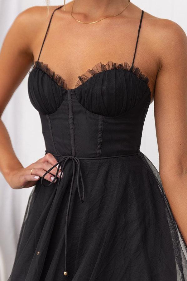 Stilvolles Damenkleid, ärmelloses Maxikleid mit Rundhals und feinen Trägern.