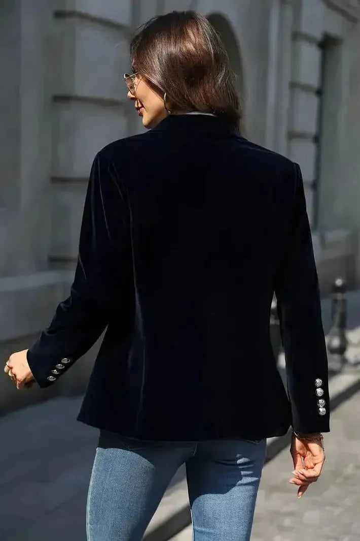 Schwarzer Business Blazer für Damen, Ein-Knopf-Design, tailliert, professionell.