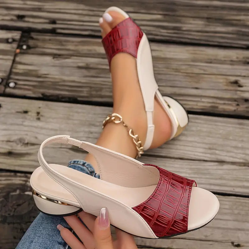 Bequeme elegante Damensandalen für Freizeit und besondere Anlässe. Stilvolles Schuhwerk mit Komfort und Blockabsatz.