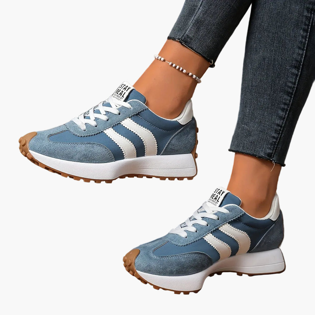 Stilvolle Damen Retro-Turnschuhe mit Streifen-Design, perfekt für lässige Looks.