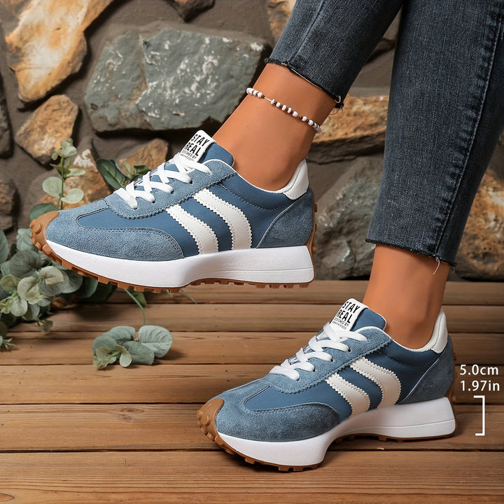 Modische Damen Alltagsschuhe im Retro-Design, Low-Top mit Streifen-Akzenten, sehr bequem.