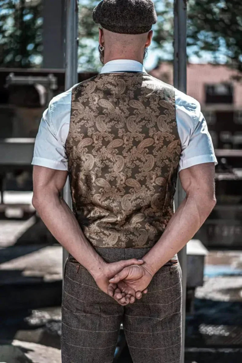 Zeitloser Hochzeitsanzug Herren: Dreiteilig, Karomuster, Vintage-Stil. Hoher Tragekomfort.