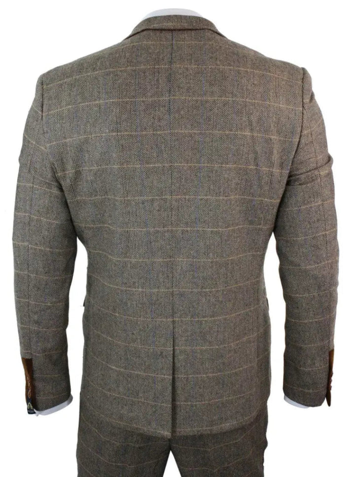 Festlicher Herrenanzug set im Vintage-Karomuster. Dreiteiliger Anzug für elegante Feiern.