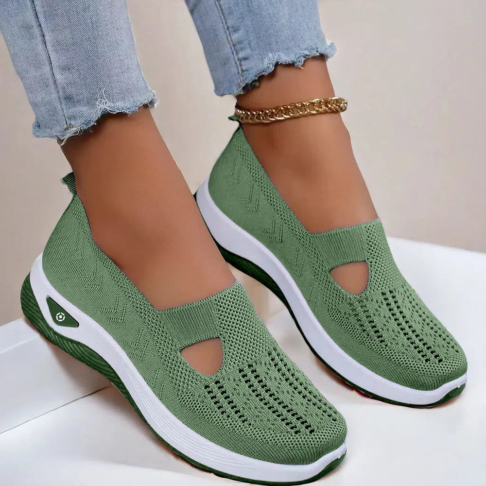Stilvolle Damen Slip-On Sneaker, perfekt für Sommer und Freizeit. Atmungsaktiv und rutschfest für jeden Tag.