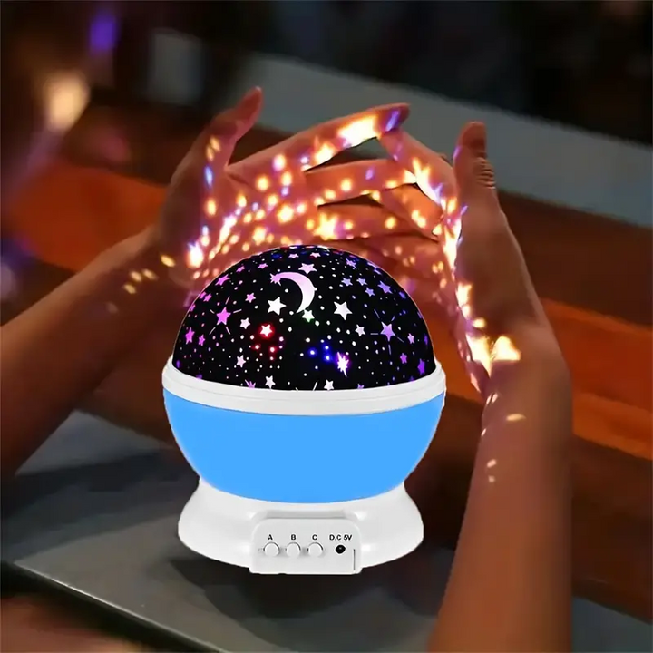 Kinder Nachtlicht Projektor mit Farbwechsel für Sternenhimmel, ideal als Geschenk und Deko im Babyzimmer.