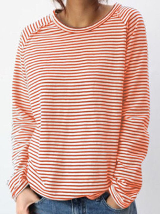 Modisches Damen Streifenshirt mit Langarm & Rundhals, loose fit, ideal für bequeme Freizeitlooks.