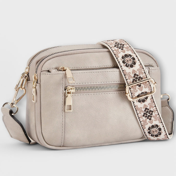 Elegante Boho Umhängetasche für Damen, veganes Leder, ideal als Alltags-Schultertasche.