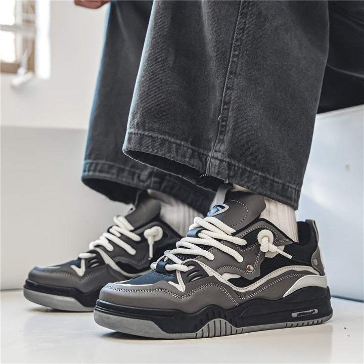 Ansicht von oben: Bequemer Herren Freizeitschuh, Trend-Sneaker mit sportlicher Silhouette.