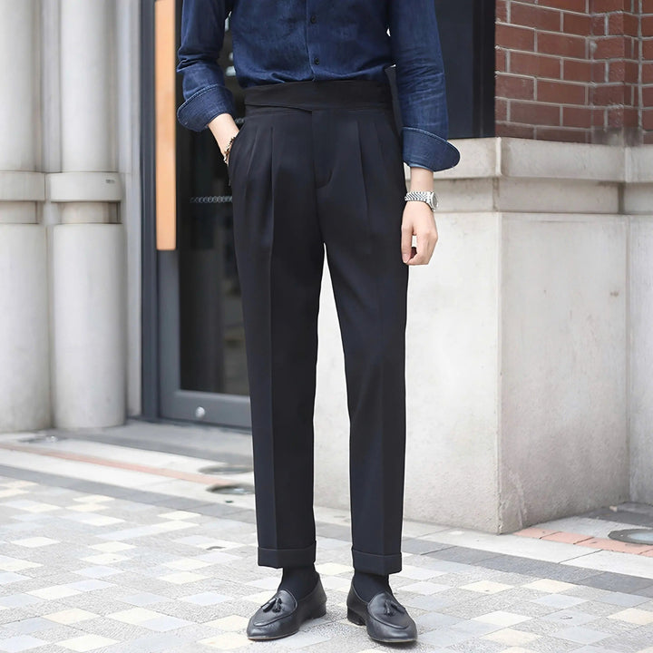 Elegante Businesshose für Herren in Schwarz, zeitloser Schnitt, weich und bequem.