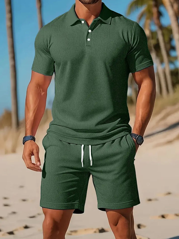 Komfortabler Herren Jogginganzug, Kurzarm & Shorts für entspannte Freizeit.