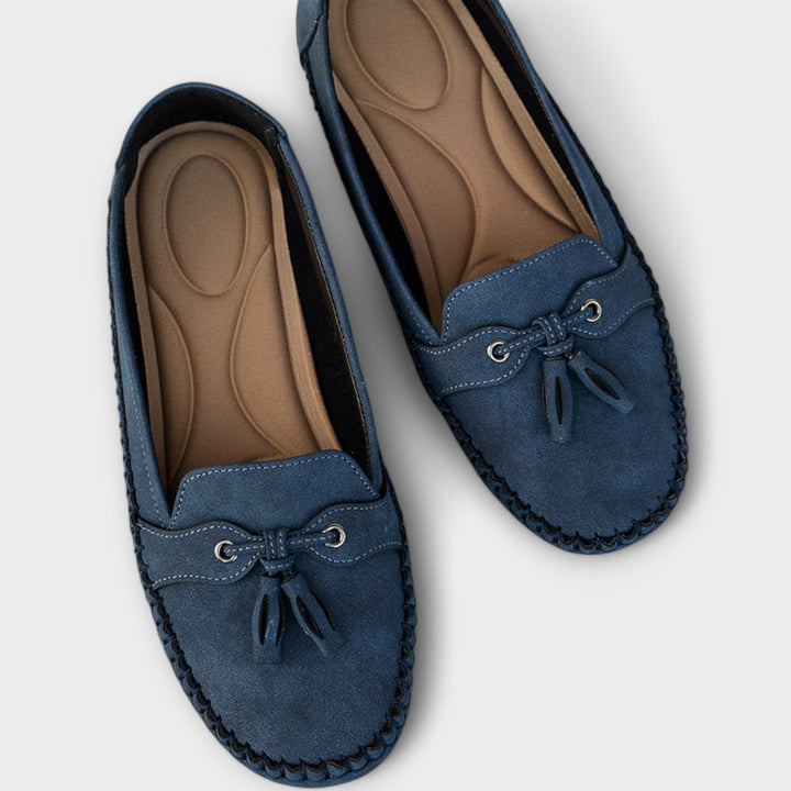 Blaue orthopädische Damen Loafer, ergonomisch geformt für maximalen Komfort.
