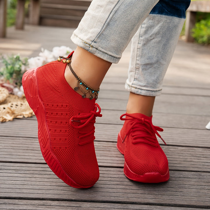 Sommerliche Damensneaker in beige. Leichte Freizeitschuhe mit atmungsaktivem Obermaterial für besten Komfort.