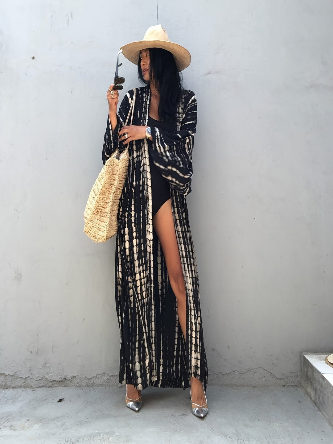 Elegantes Damen Kimono Maxikleid, schwarzes Boho-Strandkleid mit fließendem Stoff für bequeme Freizeit.