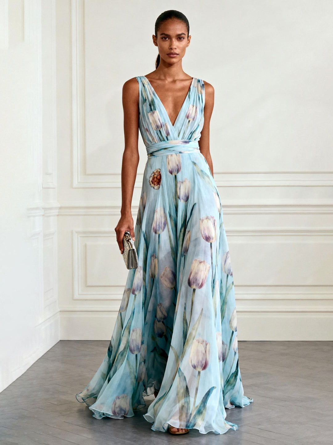 Elegantes Damen Maxikleid mit floralem Tulpenmuster, V-Ausschnitt und A-Linie. Ideal als Sommer- oder Cocktailkleid.