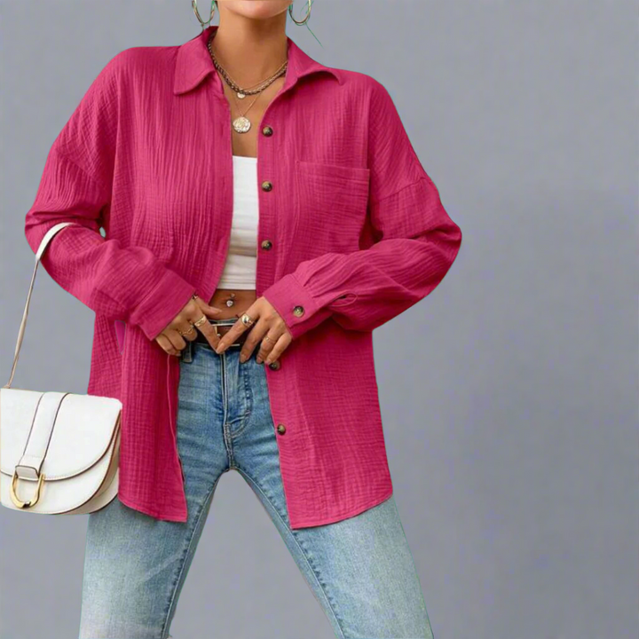 Detailaufnahme der leichten Damen Oversize Bluse, zeigt den fließenden Stoff für maximalen Komfort.