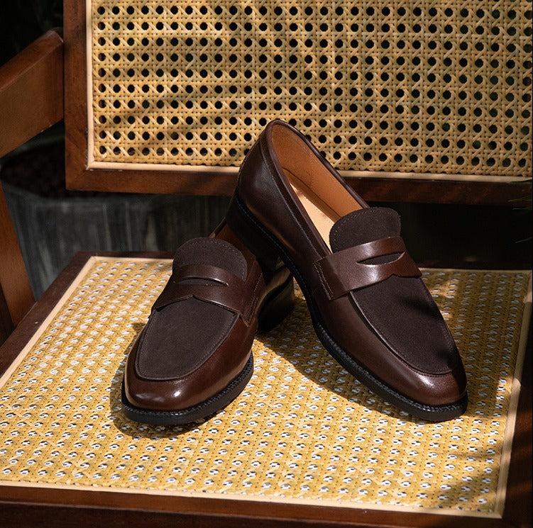 Elegante Herren Penny Loafer in Dunkelbraun, klassisches Design und hoher Tragekomfort für Männer.