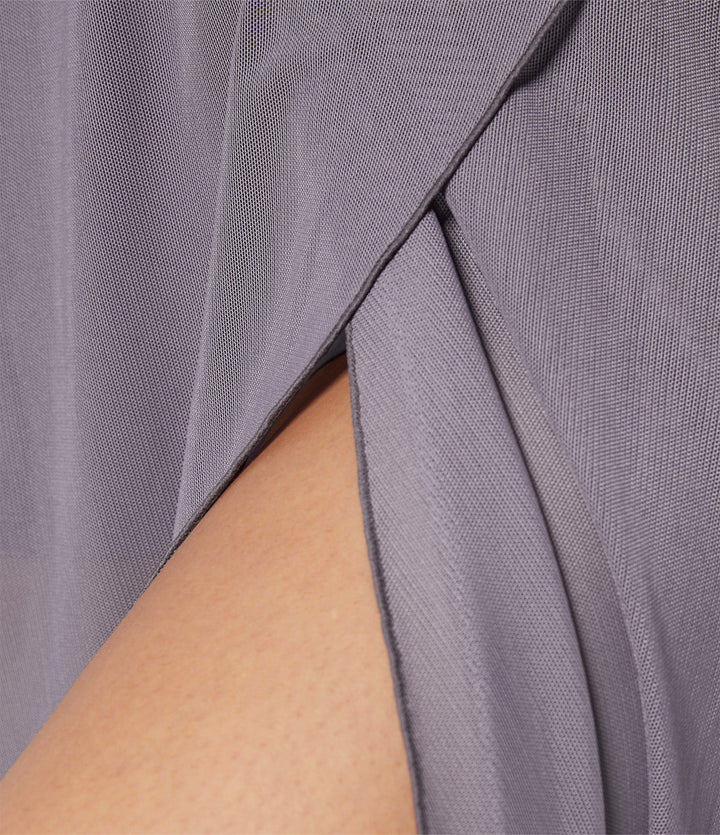 Eleganter Damen-Midi-Rock, hochtailliert, fließend, für stilvolle Frühlingslooks.