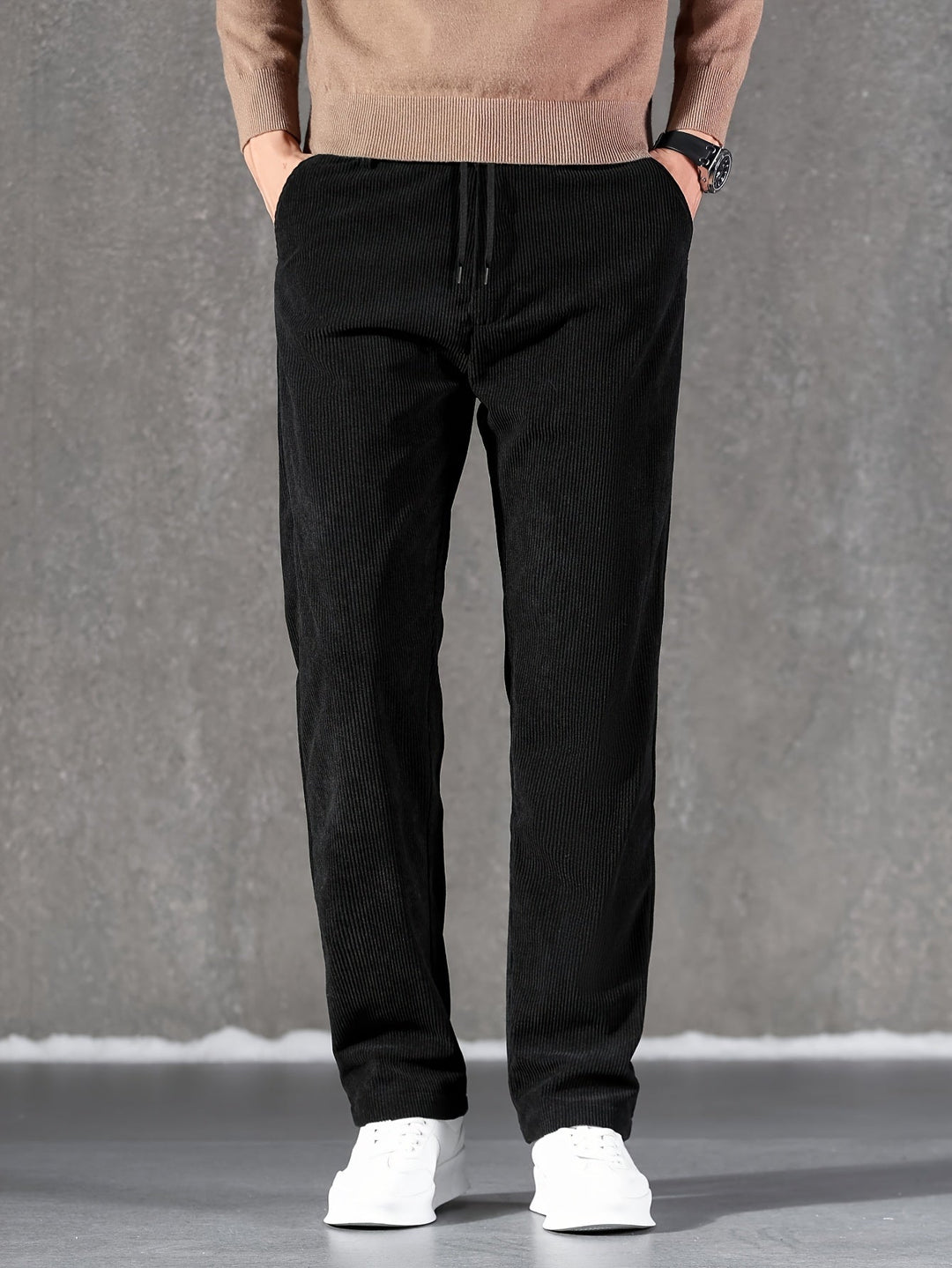 Schwarze, gefütterte Herren Winterhose mit elastischem Bund, bequem & warm, vielseitige Freizeithose.