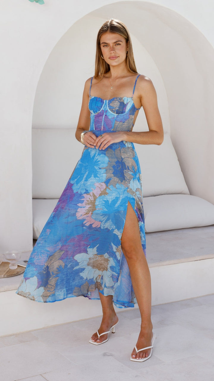 Langes blaues Damen Maxikleid, Blumenmuster, elegant, quadratischer Ausschnitt, für Abendanlässe.