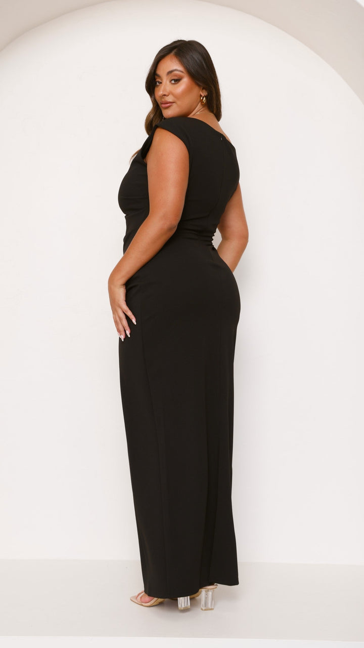 Asymmetrisches Maxikleid, elegant, für besondere Abendveranstaltungen.