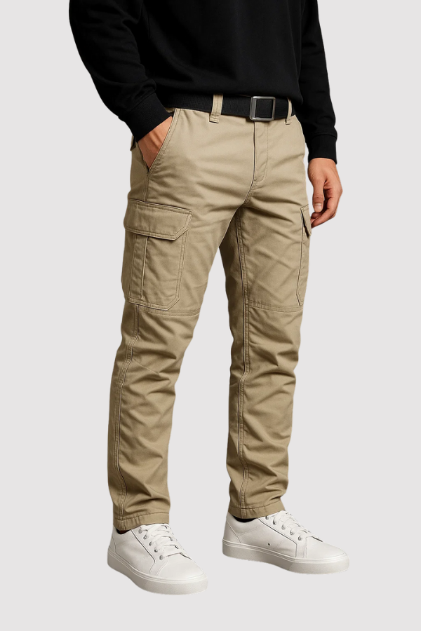 Schwarze Herren Cargohose, bequem und vielseitig für Alltag und Freizeit. Flexibel für jeden Tag.
