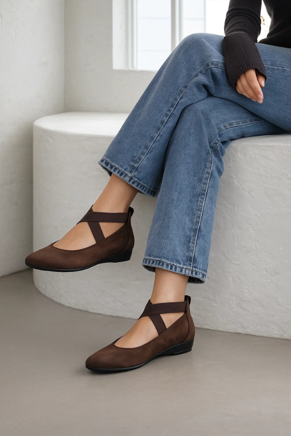 Klassische Damen Keilabsatzschuhe mit elegantem Keilabsatz für bequemen Halt. Perfekte Damenschuhe für Alltag & Büro.