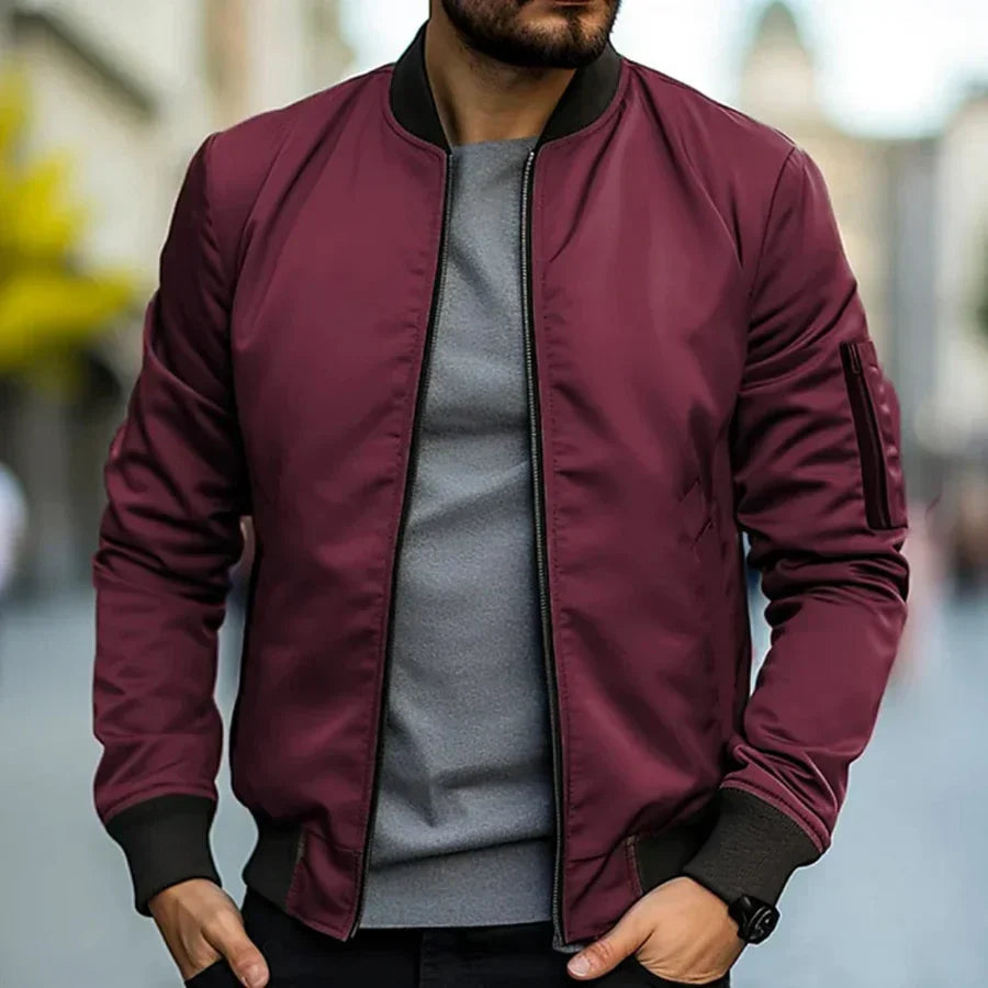 Komfortable Herren Bomberjacke. Atmungsaktive Freizeitjacke für Männer, leicht & stilvoll für jeden Anlass.