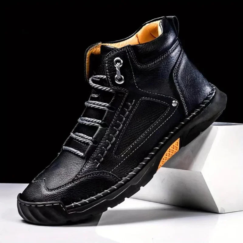 Komfortable Herren Business-Schuhe, schwarz, mit orthopädischem Fußbett & rutschfester Sohle.