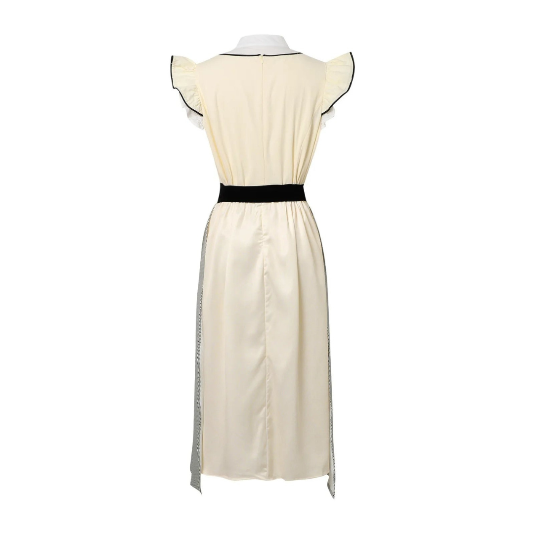 Elegantes Damen Dirndl Festkleid mit traditionellem Schnürleib, Schürze und voluminösem Rock.