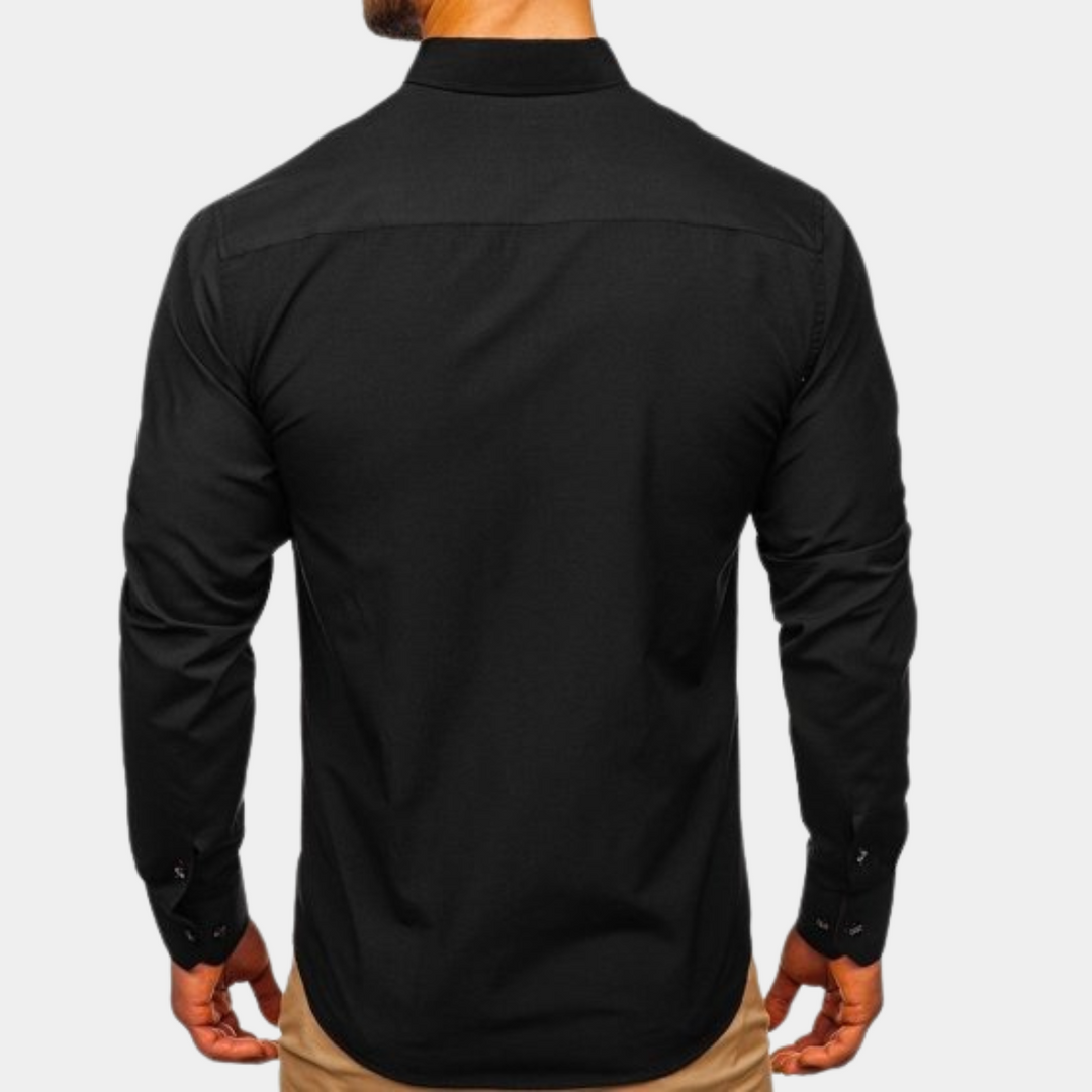 Herren Langarm-Businesshemd in modernem Design, mit Akzenten am Kragen und durchgehender Knopfleiste.