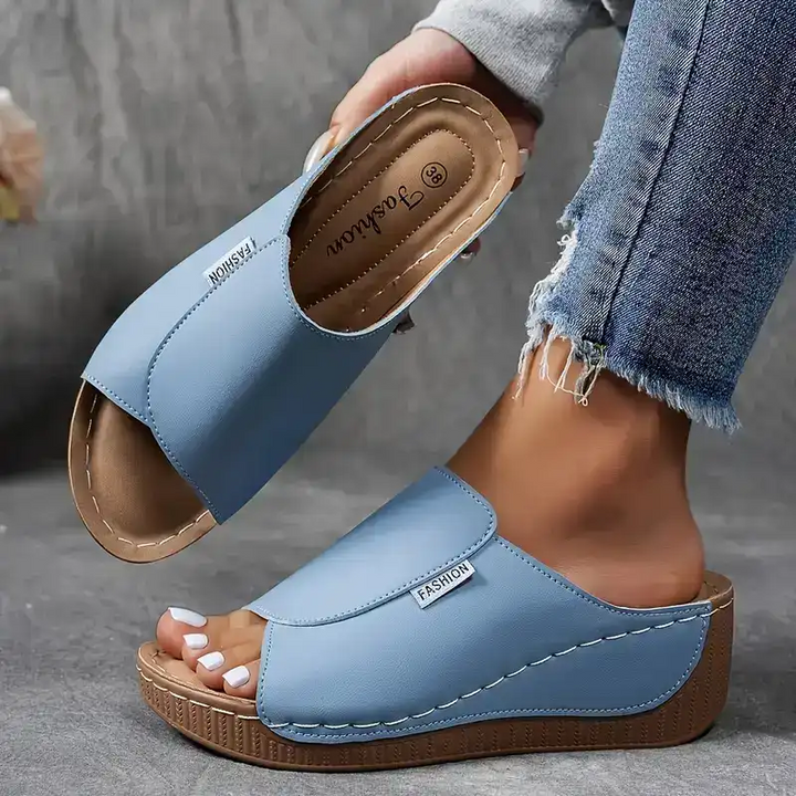 Bequeme und stylische orthopädische Damensandalen. Moderne Alltagsschuhe für besten Tragekomfort.