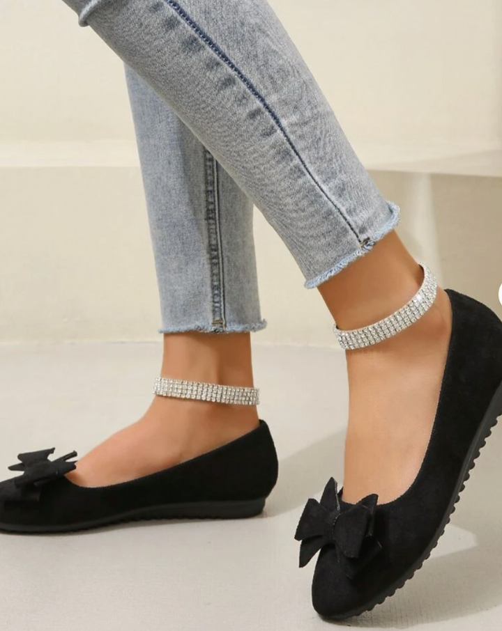 Zwei Paar Damen Orthopädische Loafer, bieten schmerzfreie Schritte, Fussgesundheit & eleganten Komfort.