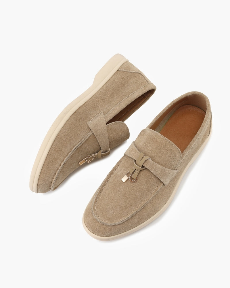 Stylische Damen Schlupfschuhe mit Steppnaht-Detail. Bequeme Loafer für Büro & Freizeit.