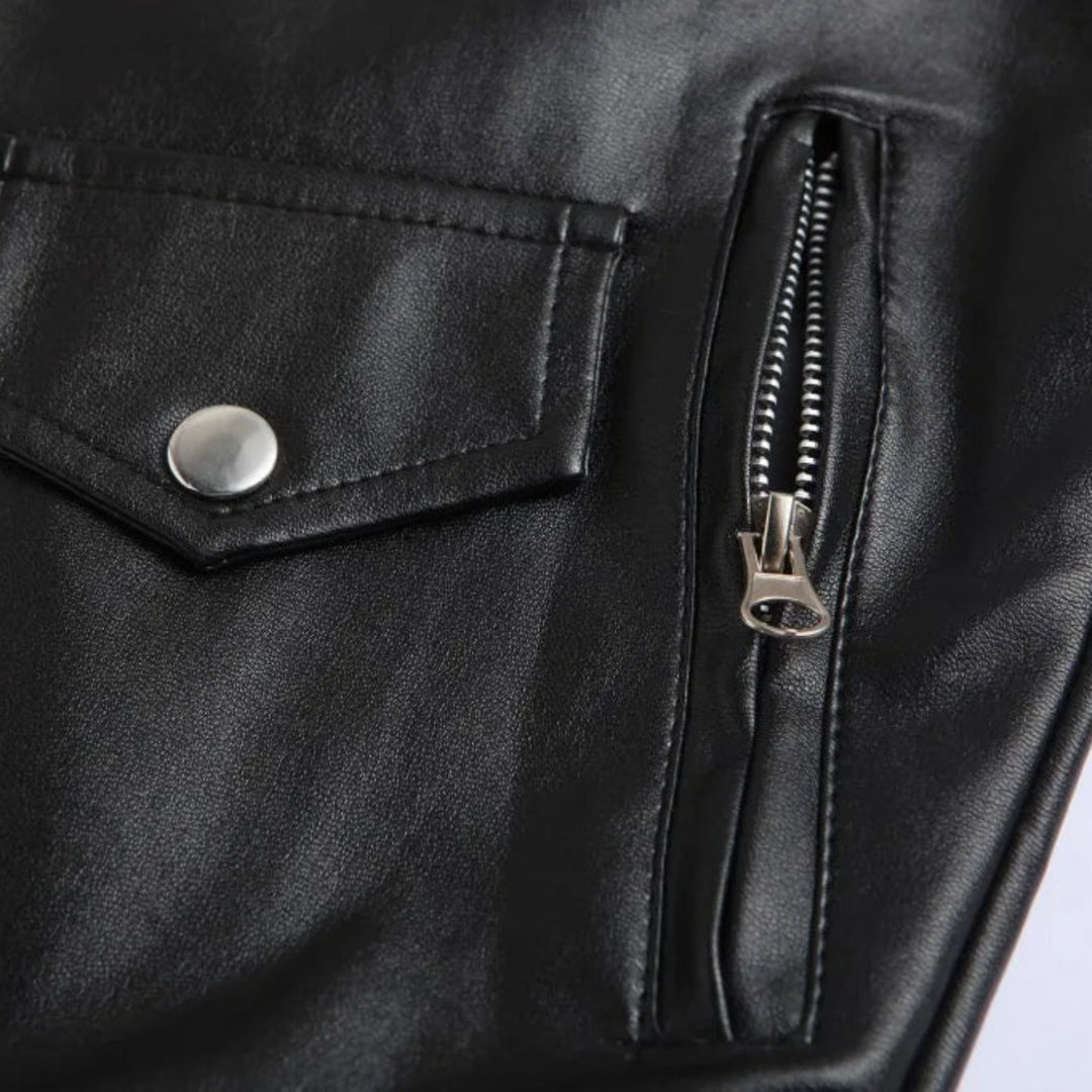 Funktionale Herren Bomberjacke mit Gürtelbund & Reißverschluss. Vielseitige Oberbekleidung für stilvolle Männer.