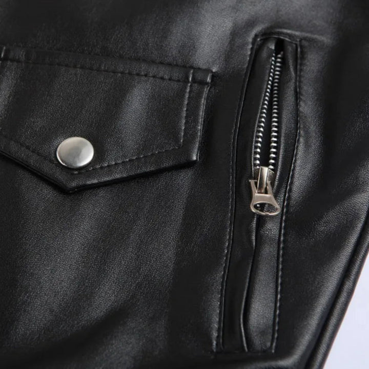 Funktionale Herren Bomberjacke mit Gürtelbund & Reißverschluss. Vielseitige Oberbekleidung für stilvolle Männer.