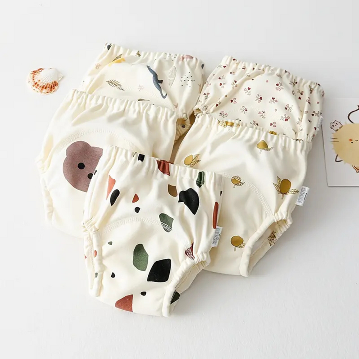 Komfortable DryTots Töpfchentrainingshose für Babys, atmungsaktives, waschbares Material für den Alltag.