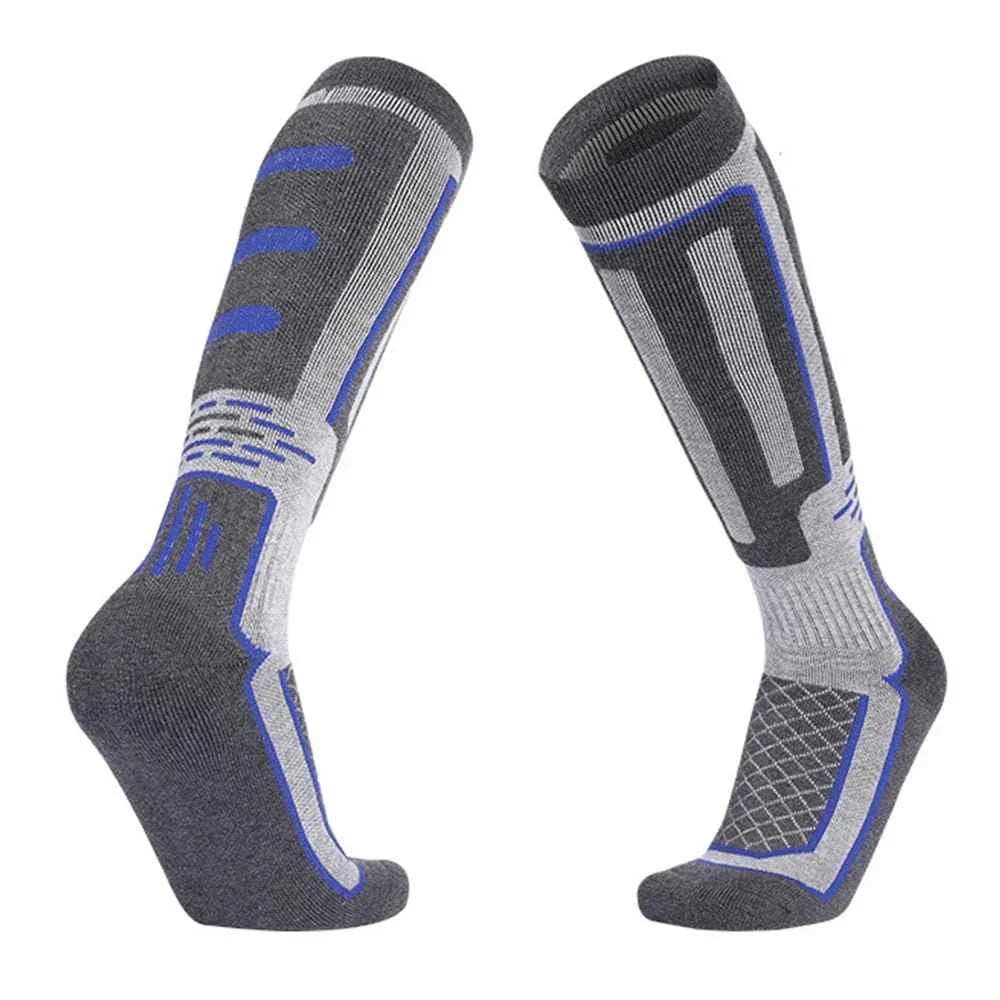 Weiche, kniehohe Herren Thermosocken mit Komfortpolsterung für lange Tage auf der Skipiste oder beim Wandern.