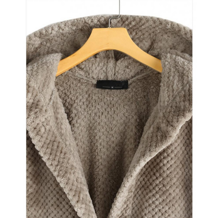 Komfortable wendbare Damen Fleecejacke mit Kapuze, ideal für Outdoor-Abenteuer und den Alltag.