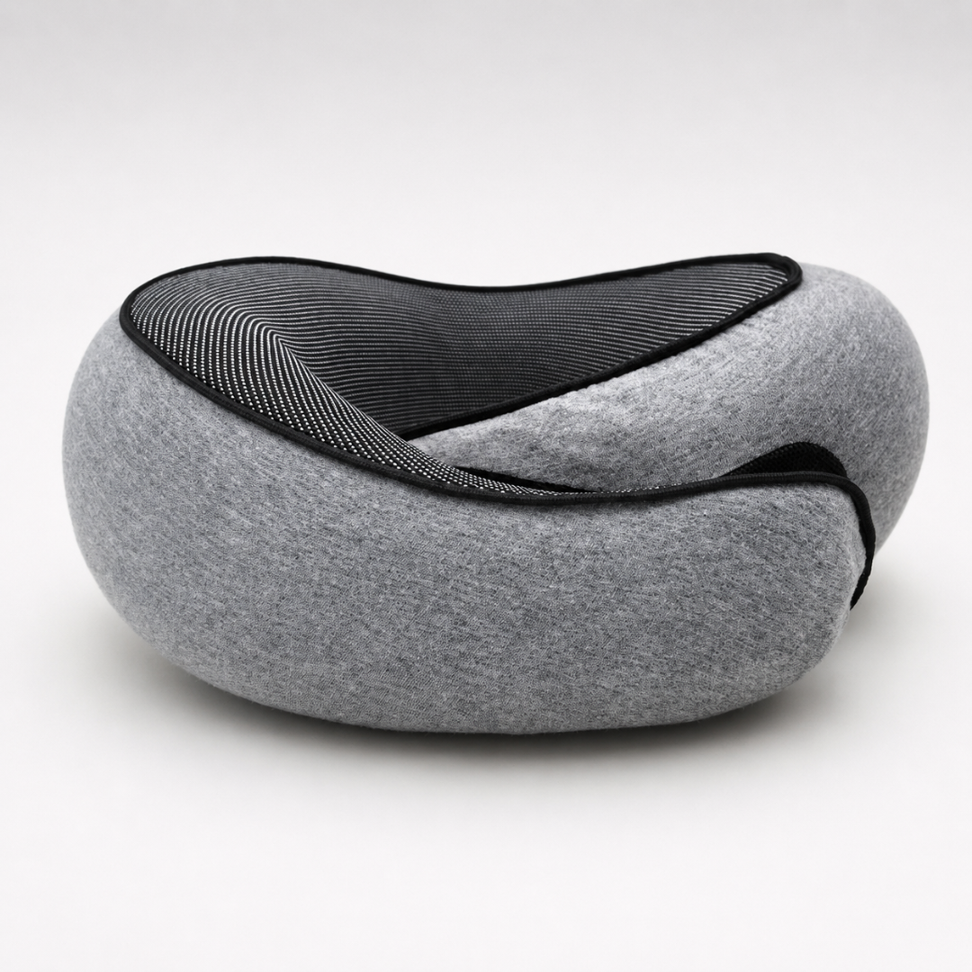 Ergonomisches Reisekissen aus Memory Foam, passt sich dem Nacken an für maximalen Halt und Komfort.
