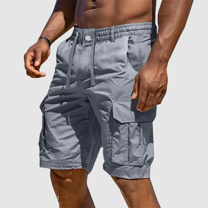 Bequeme Herren Cargo Shorts für den Sommer. Ideal für Freizeit und Reisen, locker geschnitten aus Baumwollmix.