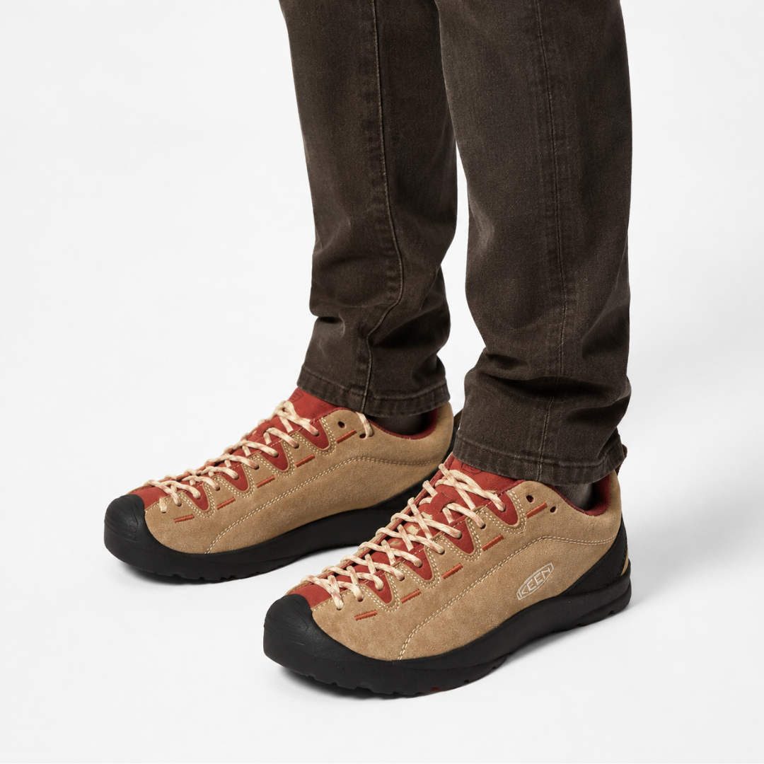 Schnür-Kletterschuh für Herren, bietet individuelle Anpassung und festen Halt beim Klettern.