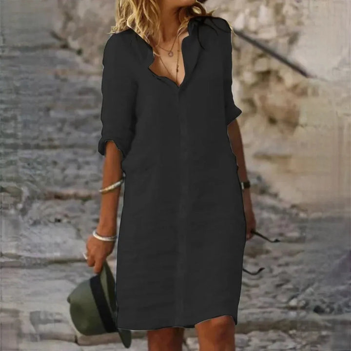 Modisches Damen Sommer Shirtdress, ärmellos und mit fließendem Schnitt. Feminines Freizeitkleid in Lichtblau für warme Tage.