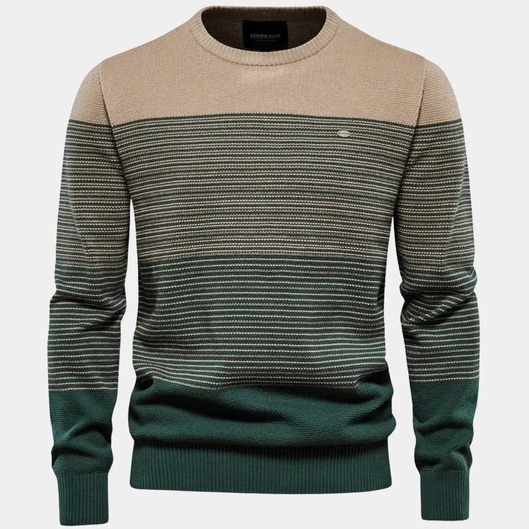 Dunkelgrüner Herren Rundhals-Pullover aus weichem Strick für stilvolle Herbst- und Wintermode.