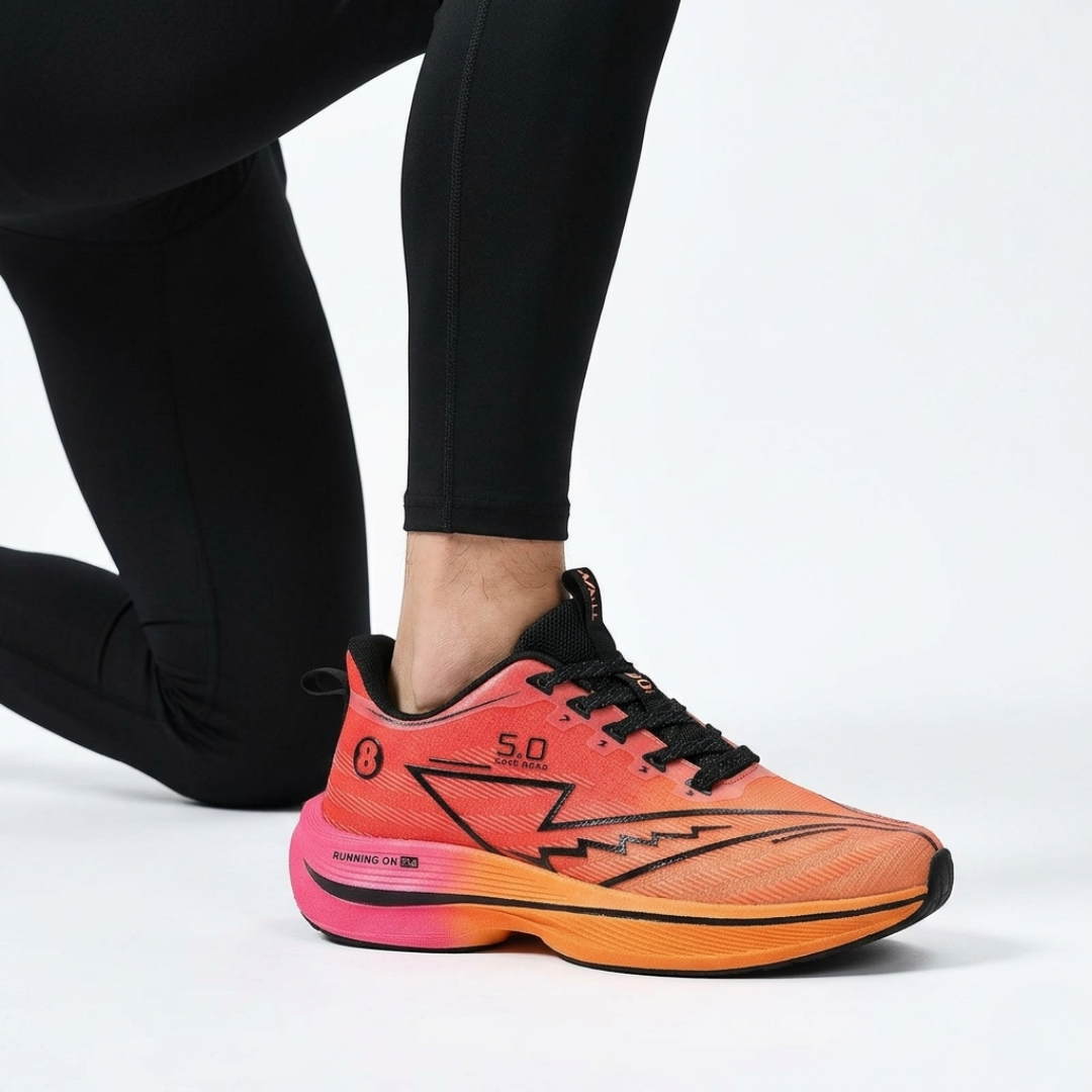 Flexibler Zehenbereich des Herren Laufschuhs, Carbonplatte für Komfort & Geschwindigkeit beim Running.