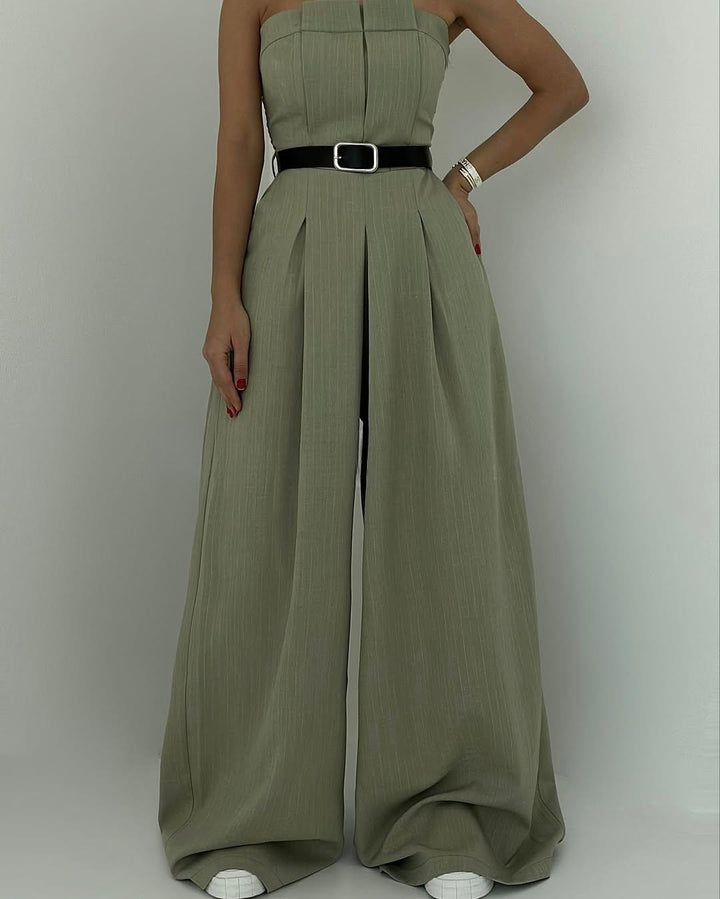 Sommerliches Damen Set: Trägerloser Jumpsuit, Hose mit weitem Bein & modische Kurzjacke. Ideal für jeden Anlass.