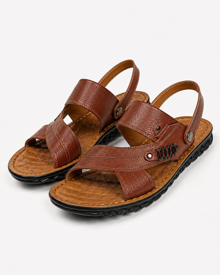 Robuste Herren Strandsandalen in Kamel-Braun, bequem und verstellbar, ideal für Freizeit.