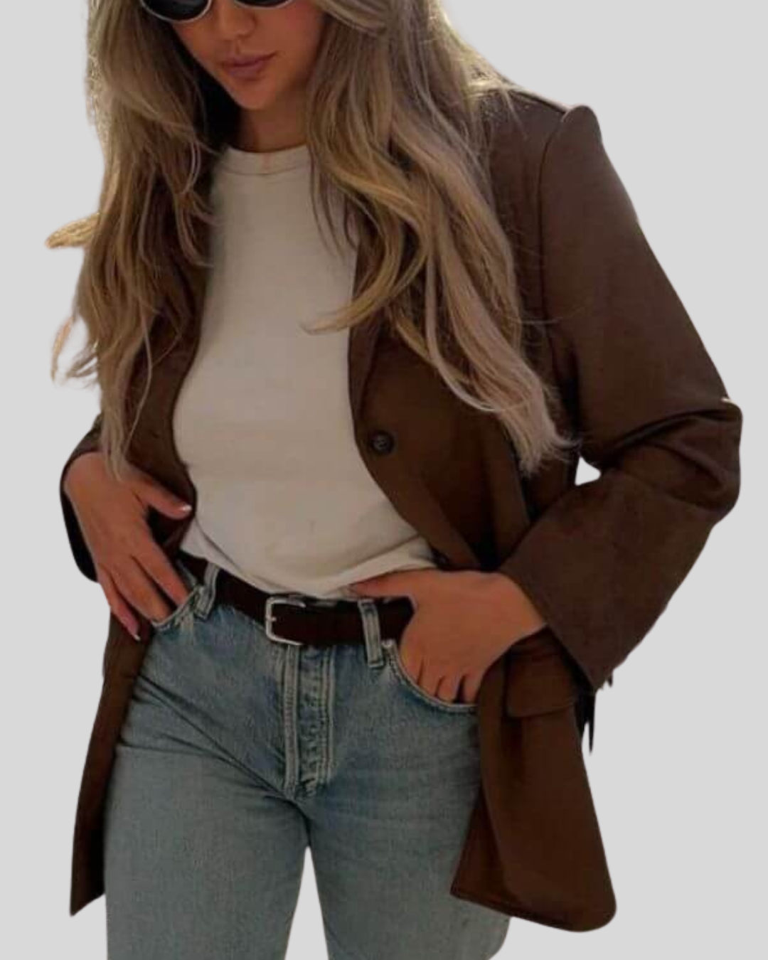 Kastanienbrauner Damen Blazer im Vintage-Stil, ein Must-have für elegante Business- und Freizeit-Outfits.