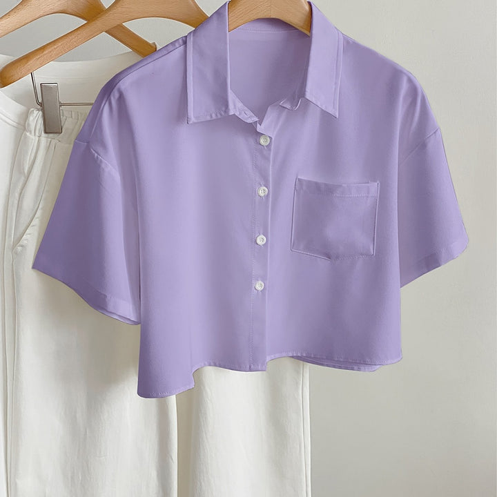 Alltagstaugliche Damen Kurzarm Bluse, cropped Design, ideal für entspannte Mode.