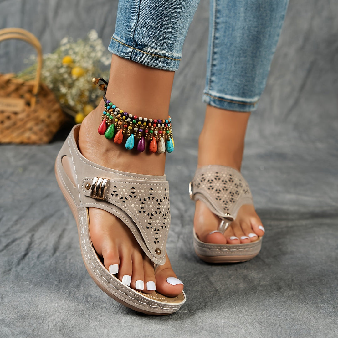 Trendige Damen Bohemian Sandalen; leichte Sommerschuhe mit offener Zehe für stilvolle Auftritte.